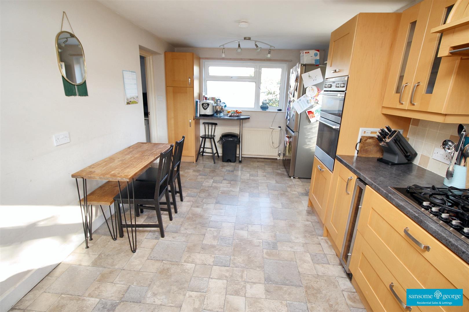 3 bed property in Cranmer Close, Reading